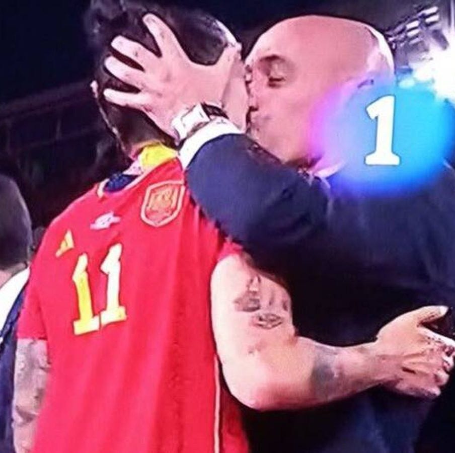 beso-rubiales-jenni-hermoso-64e33ba30adc0.jpg?crop=0.753xw:1.00xh;0