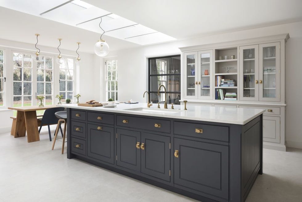 'Spenlow’ kitchen by Humphrey munson