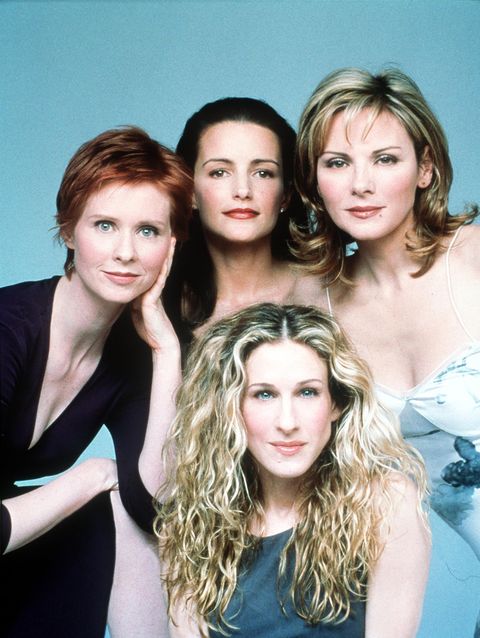 375026 01 the cast of sex and the city, season 2 clockwise from top left cynthia nixon, kristin davis, kim cattrall and sarah jessica parker 1999 paramount pictures