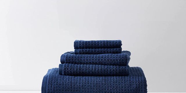 https://hips.hearstapps.com/hmg-prod/images/best-bath-towels-on-amazon-tb-1648669594.jpg?crop=1.00xw:0.621xh;0,0.220xh&resize=640:*
