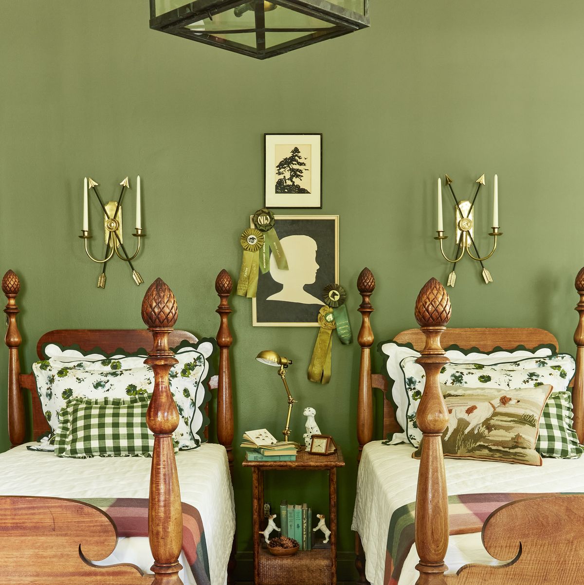 Green bedroom - 15 Earth Tone Colors For Bedroom { Shades of Green }