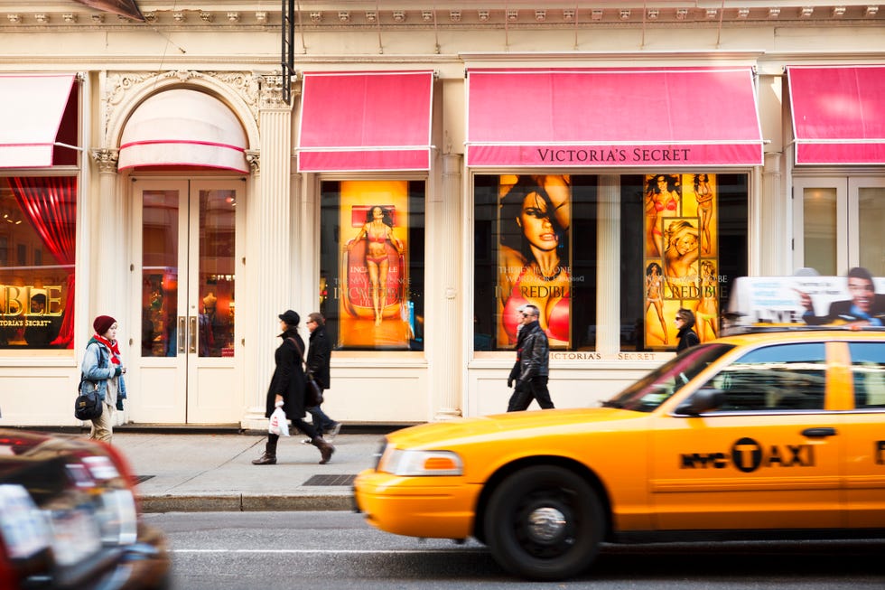 victoria's secret storefront in soho manhattan