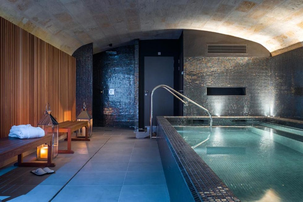 Luxury Retreats and Boutique Stays: Where to Stay in Bordeaux - Booking Tips and Recommendations