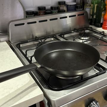 the vermicular cast iron skillet