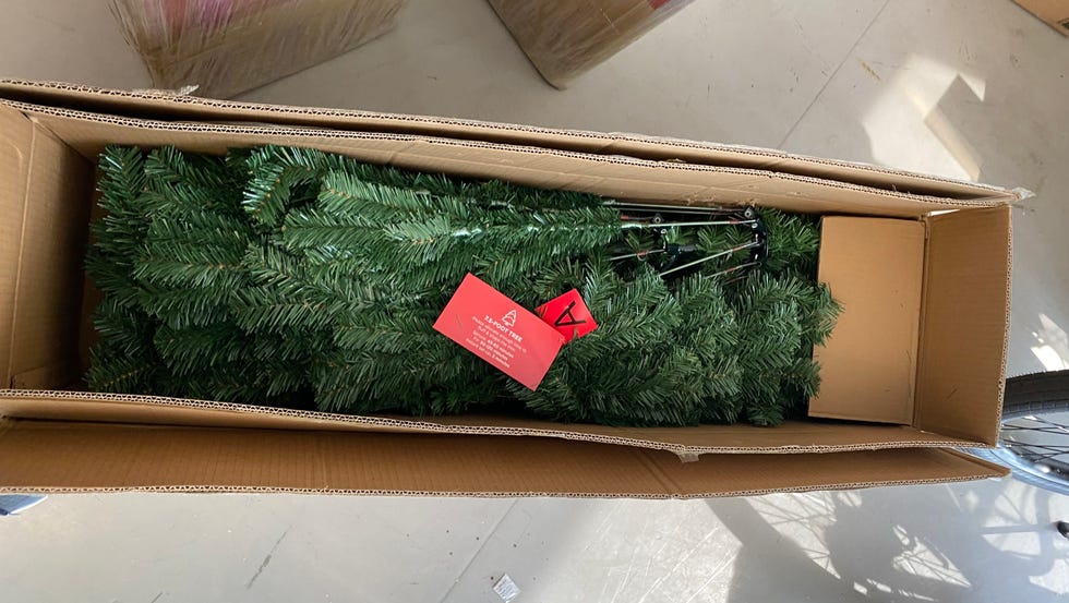Best Choice Products Premium Spruce Artificial Holiday Christmas Tree in the box best choice products premium spruce artificial holiday christmas tree in the box