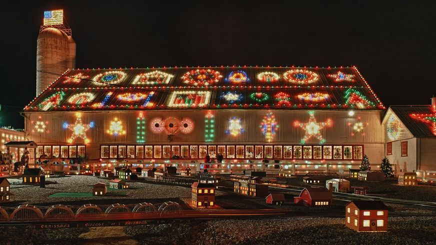 beautiful christmas lights on houses