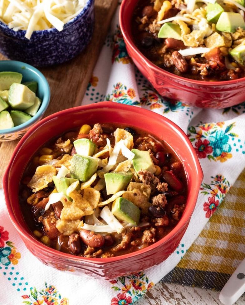 slow cooker turkey chili with avocado