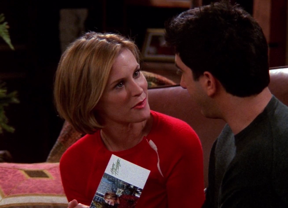 best 'friends' christmas episodes   season 8, episode 11 “the one with the creepy holiday card”