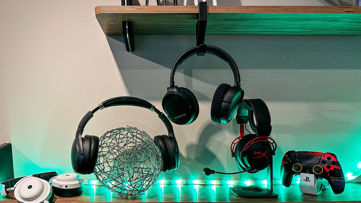 Razer Barracuda review: Take this sleek gaming headset with you wherever  you go