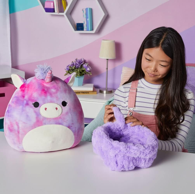 big fat yarn and the water bottle pouch are two good housekeeping picks for best gifts for 11 year old girls