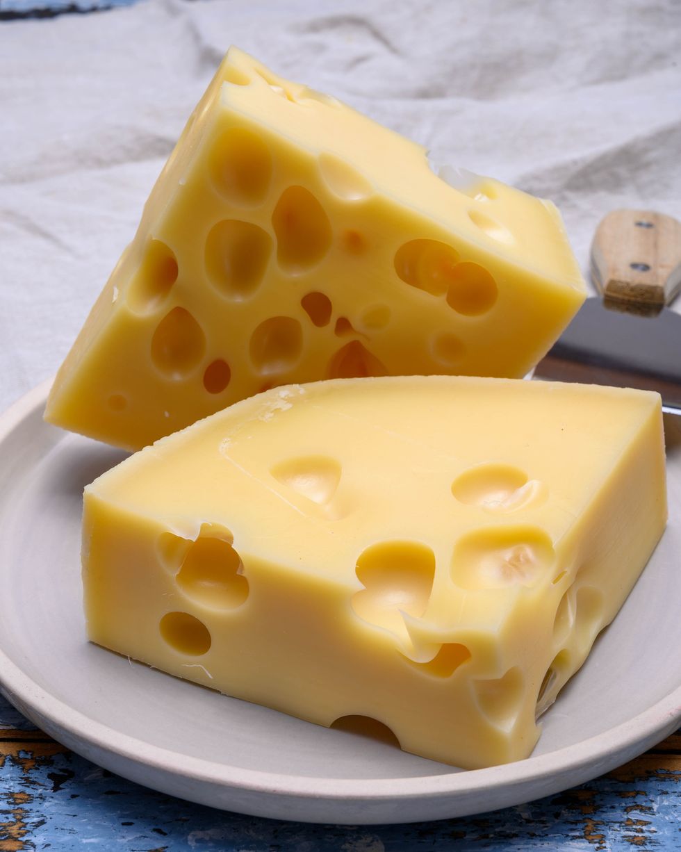 Best Gruyere Cheese Substitute (17 Amazingly Tasty Alternatives To