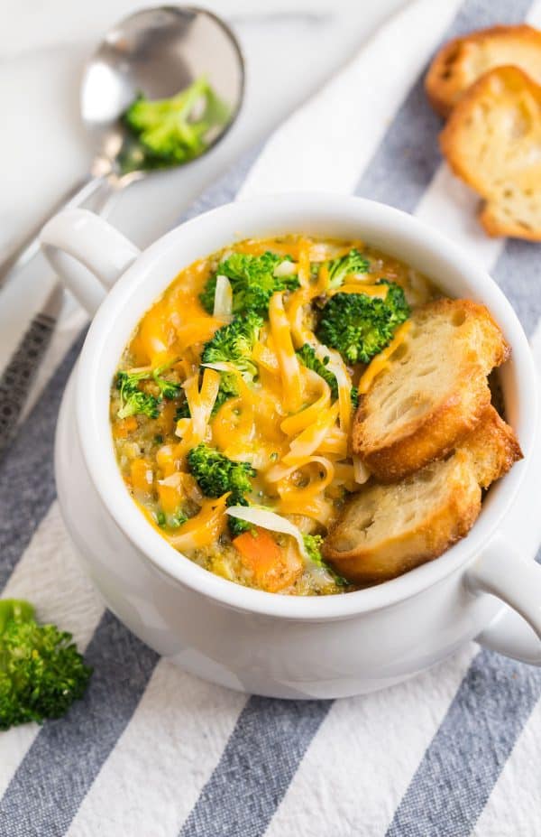 Instant Pot Broccoli Cheese Soup