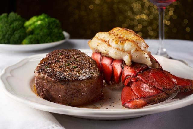 35 best ketofriendly restaurants  healthy keto meal orders for lowcarb diets