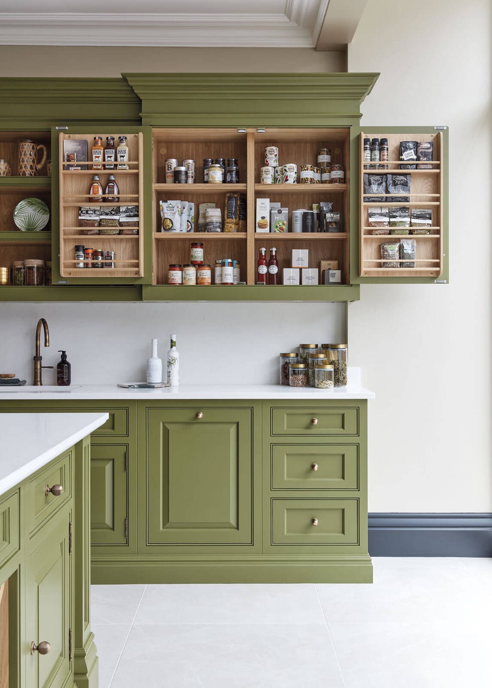 Best UK Kitchen Brands by Tom Howley