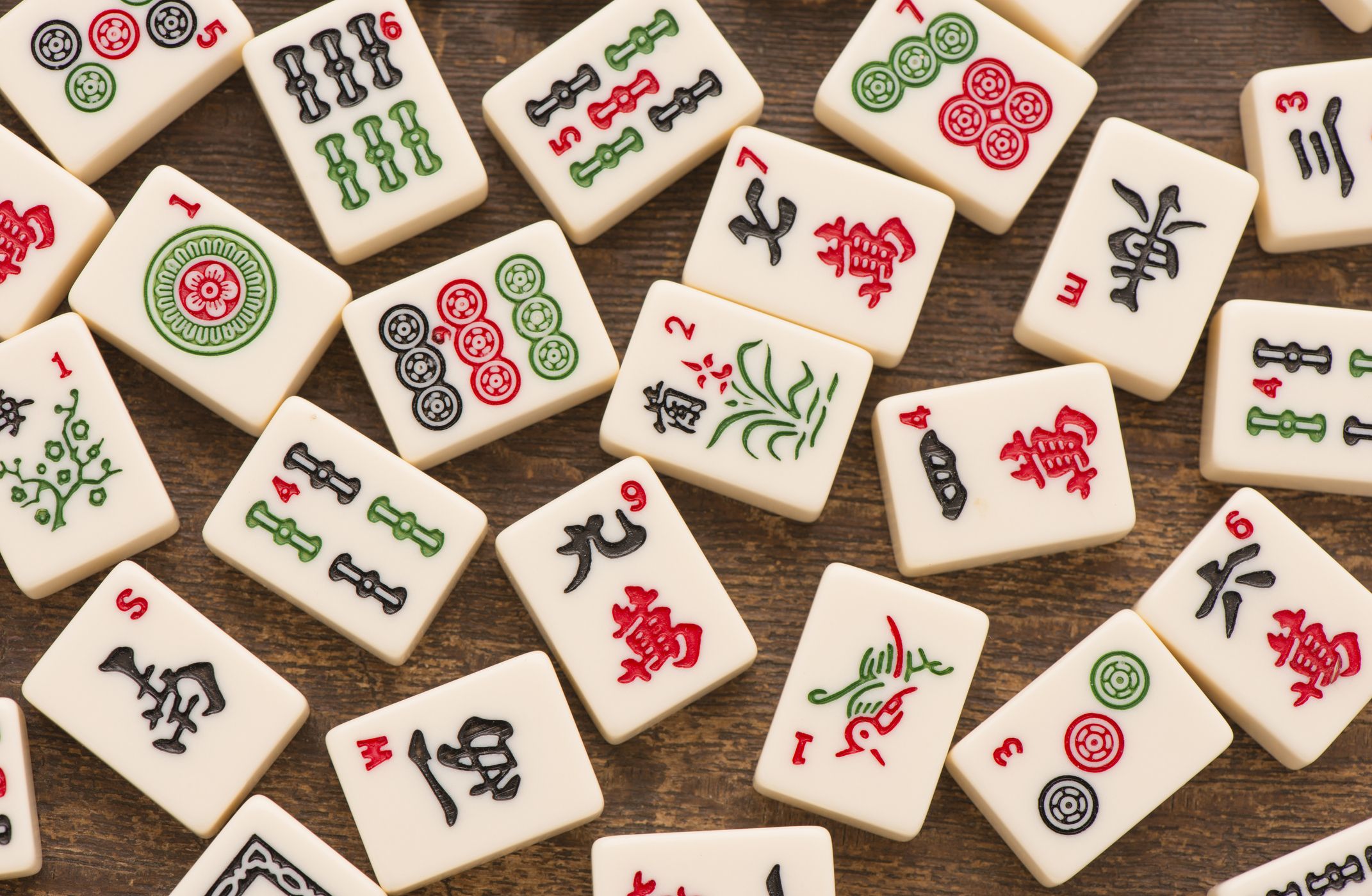 Classic Chinese Mahjong Game Set - White - with 144 Small Size Tiles, a  Wooden Leather Case, English Introduction - Chinese Play