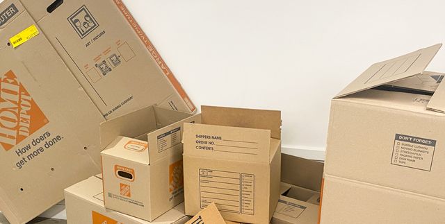 Boxes for Moving House - Cardboard vs Plastic