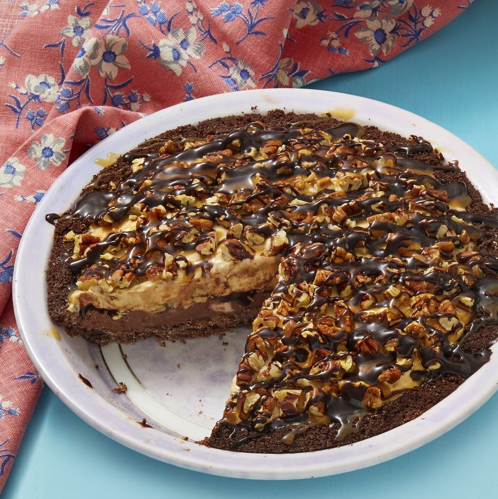 caramel chocolate pecan ice cream pie