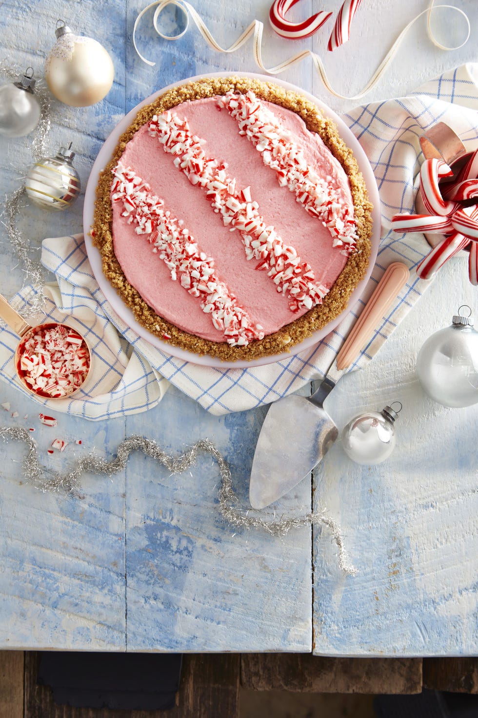 white chocolate–peppermint pie