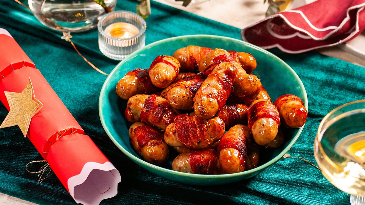 preview for Pigs in Blankets Tear ‘n’ Share Bread