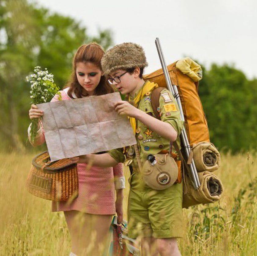 Jared Gilman si Kara Hayward vedeti in Moonrise Kingdom, o alegere buna pentru cele mai bune filme romantice
