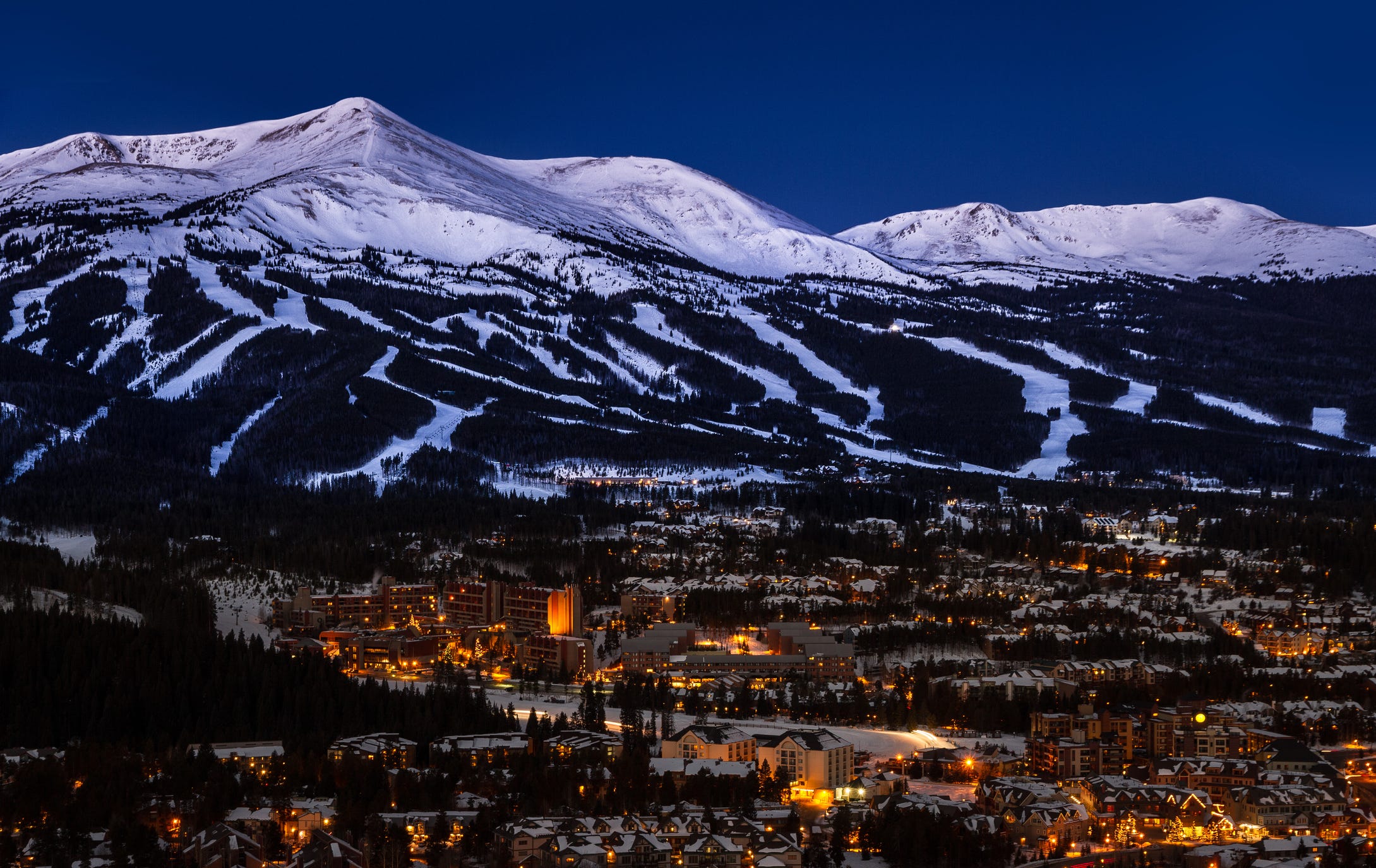 15 Best Ski Towns in the US 2024 - Top Ski Resorts in the US