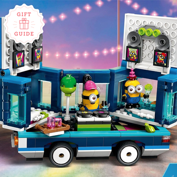 Lego Minions Party Bus Schleich Buckbeak lego minions party bus schleich buckbeak