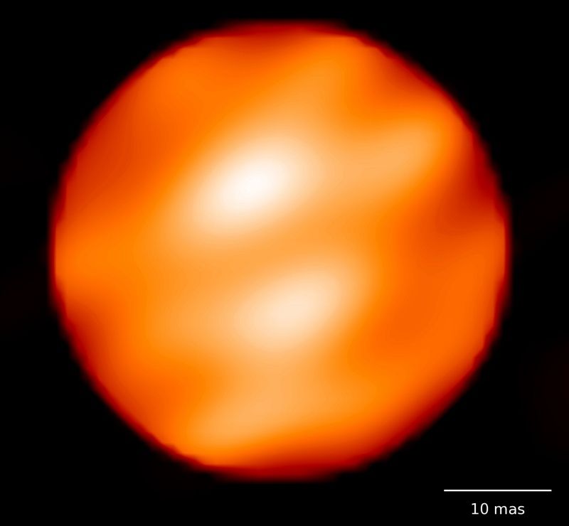 Orange, Heat, Amber, Sphere, Astronomical object, Atmosphere, Sky, Sun, Macro photography, Circle, 