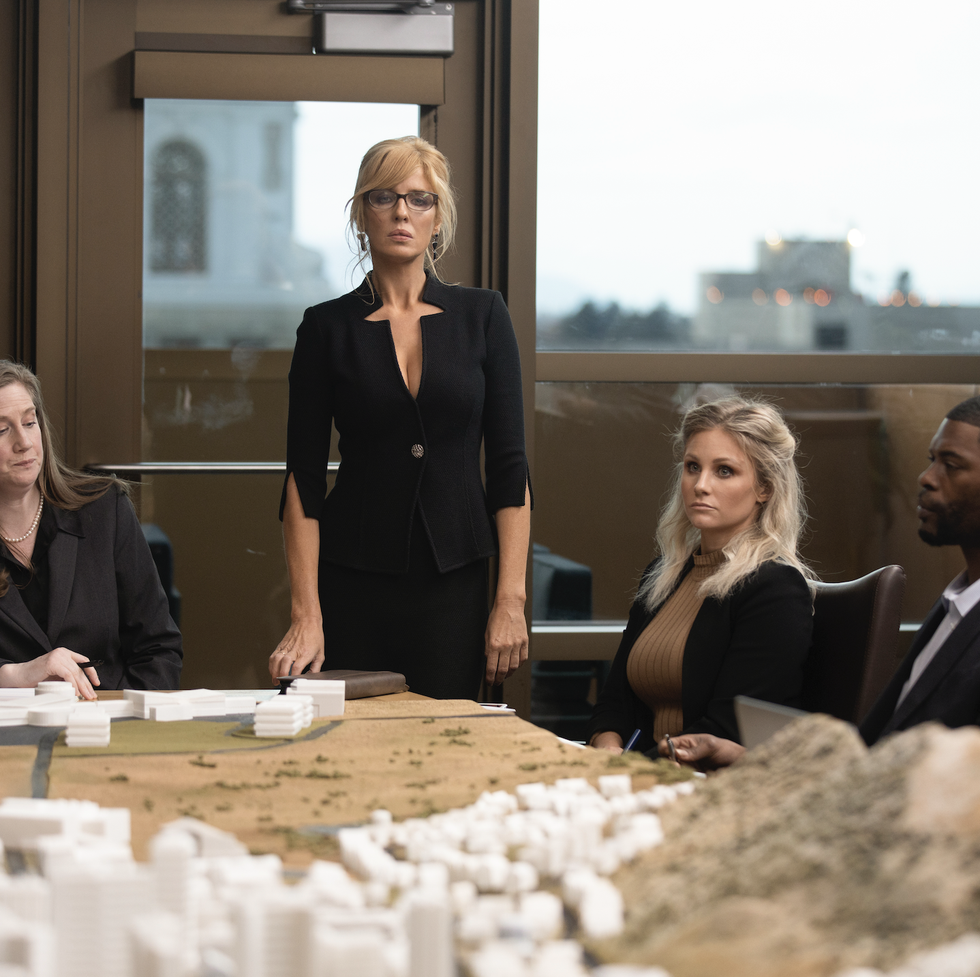 beth dutton costumes, woman wearing black attire and black glasses