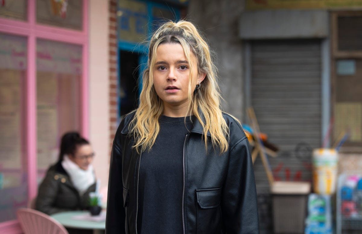 Coronation Street's Betsy Swain left devastated by discovery in early ITVX episode