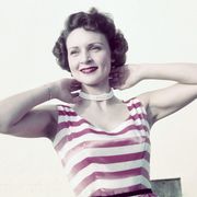 betty white holding her neck