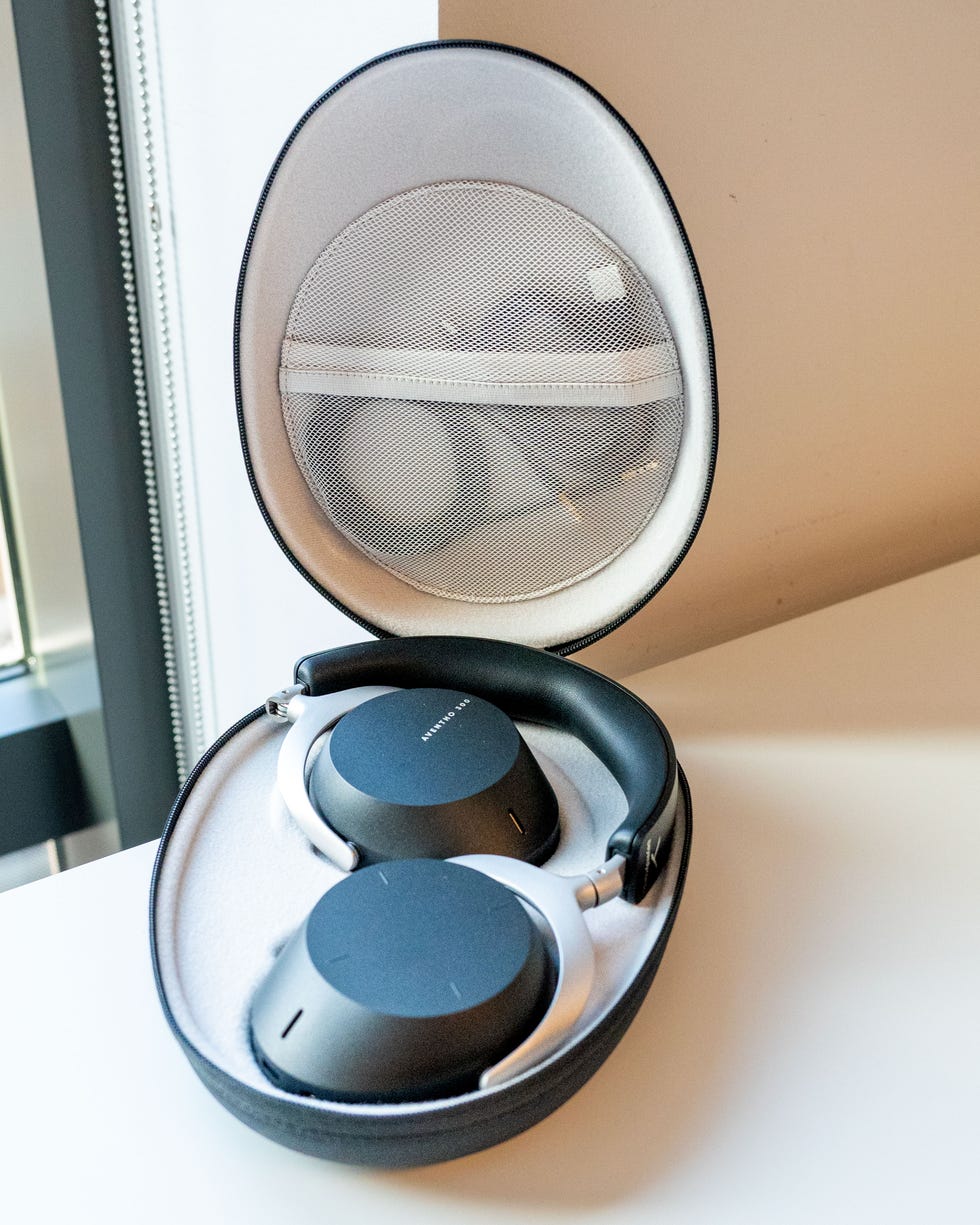 beyerdynamic aventho 300 headphones review
