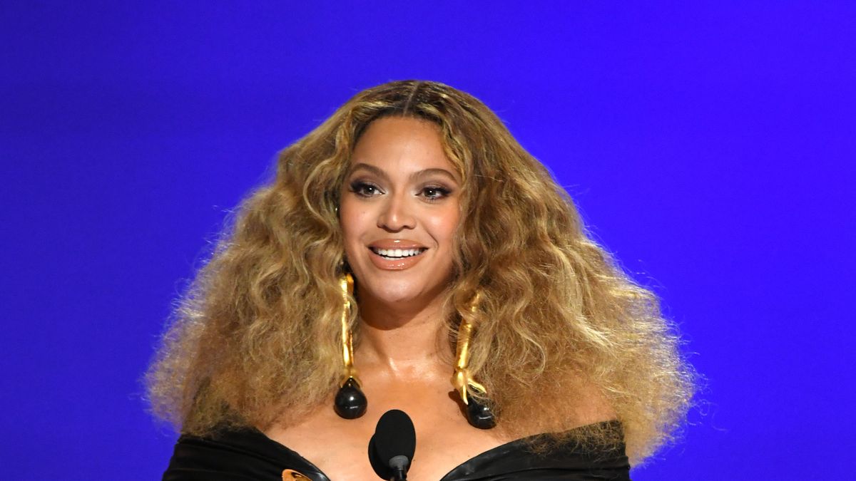 Beyoncé Dedicates 'Renaissance' to Fans Rare Open