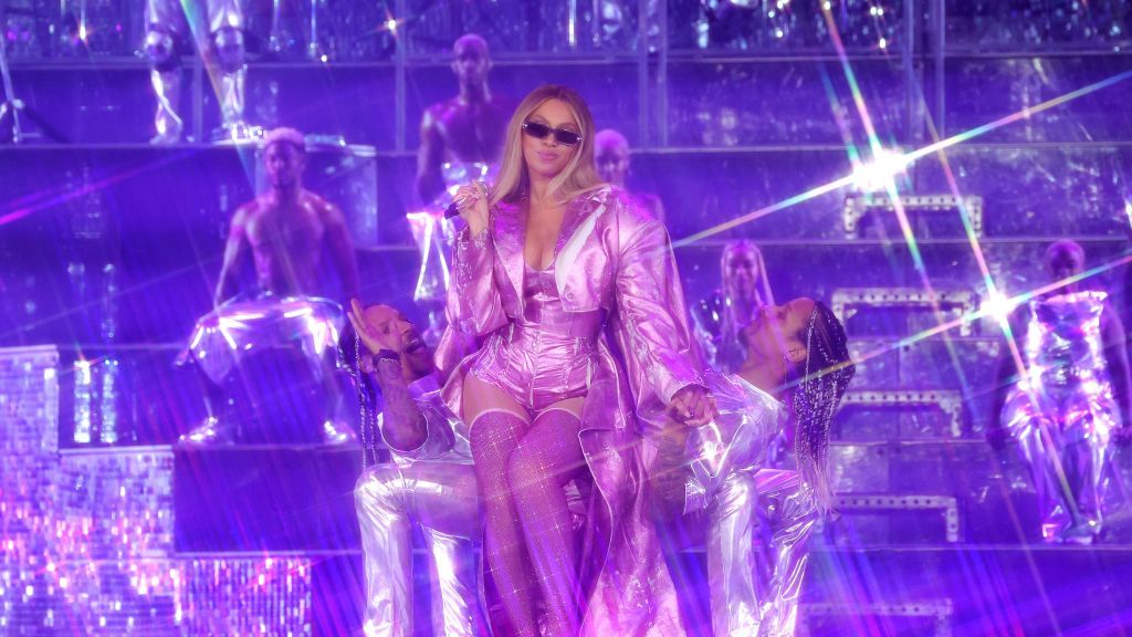 Beyoncé Wears Stunning Metallic Pink Jumpsuit With Matching Cropped Jacket