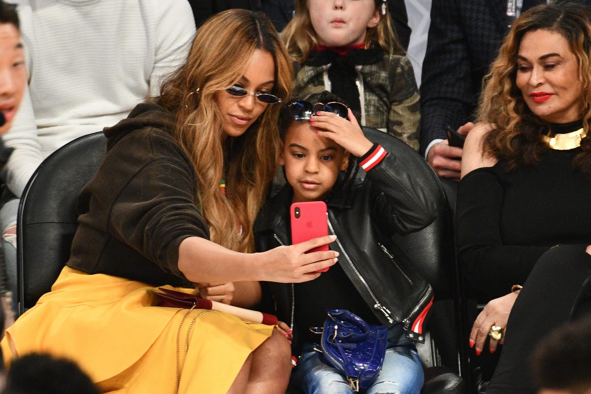 preview for Beyoncé and Blue Ivy Showed Up Mid-Grammys Looking Fabulous