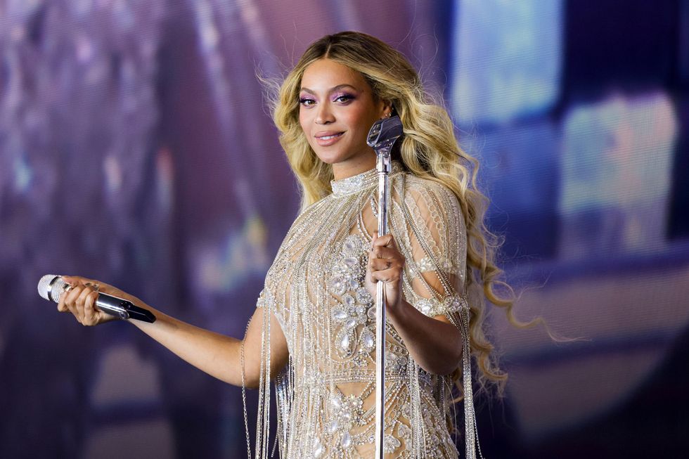 Beyonce tritt während der Renaissance-Welttournee auf der Bühne auf