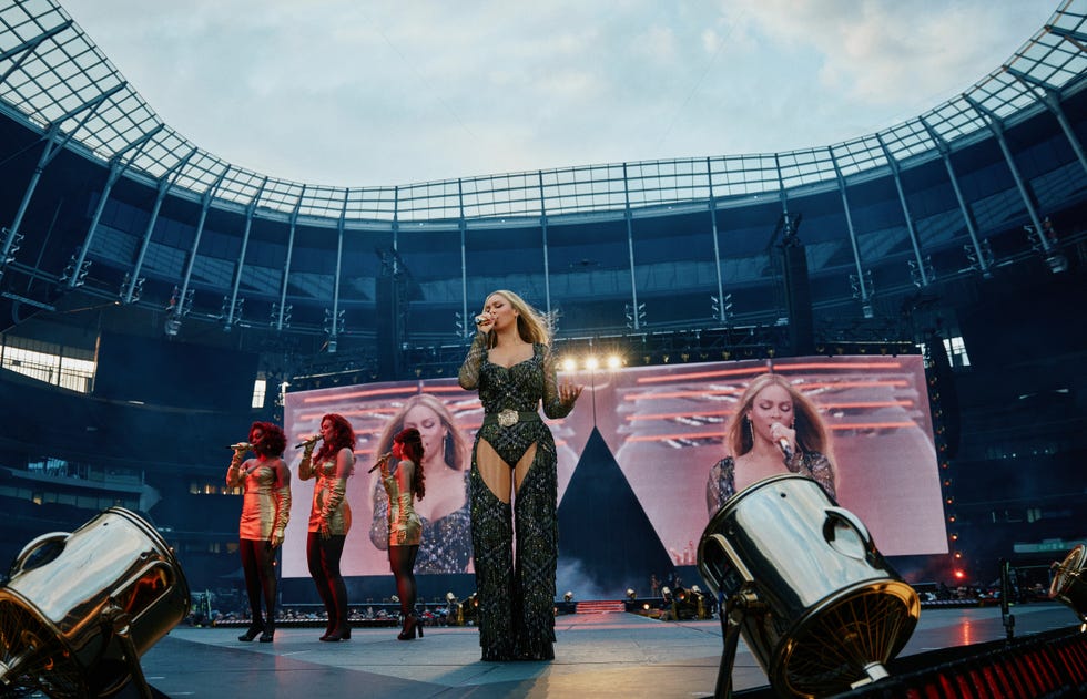 Beyoncé Cowboy Carter's tour costume