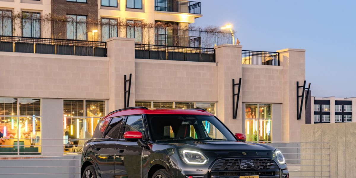2025 Mini Countryman Gets 312 hp with John Cooper Works Treatment
