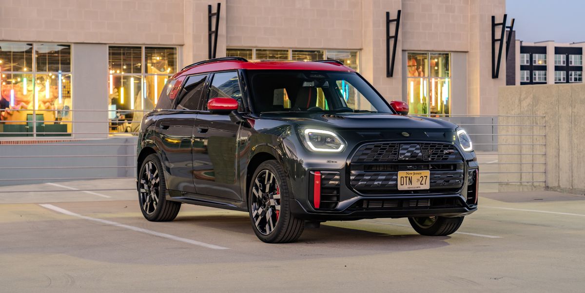 2025 Mini Countryman Gets 312 hp with John Cooper Works Treatment