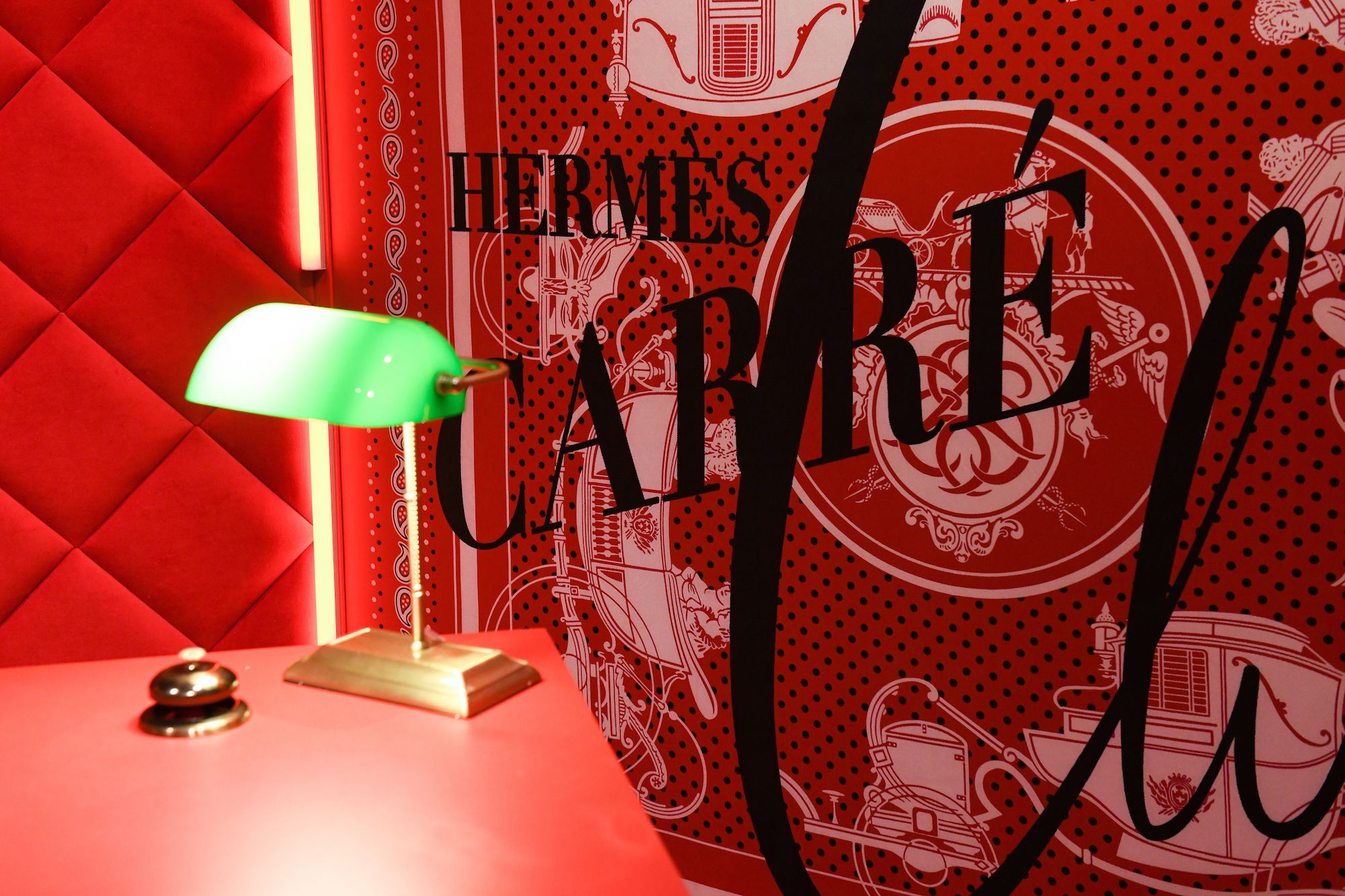 Hermès Carré Club: PRIVATE FOREVER