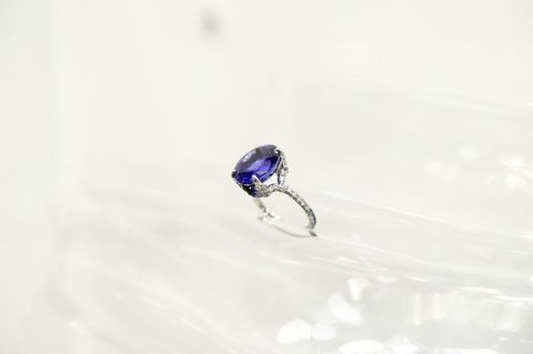 Water, Fashion accessory, Macro photography, Photography, Jewellery, Sapphire, Recreation, Ring, Metal, 