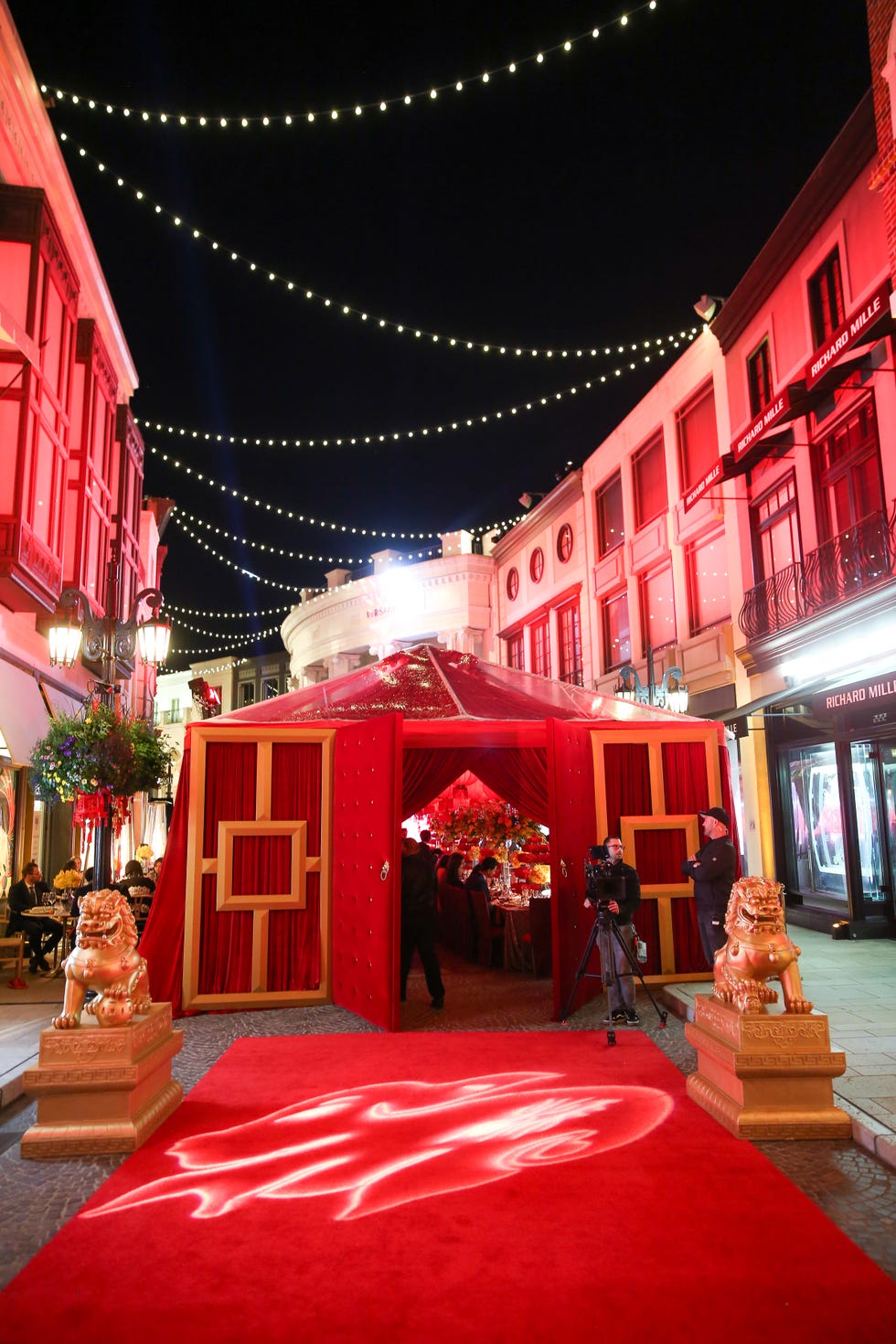 Red, Light, Night, Lighting, Building, Architecture, Stage, Carpet, Red carpet, Flooring, 