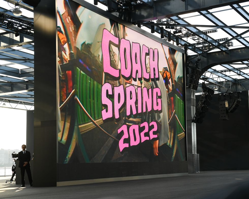 coach 2022春夏大秀：電視結合實體走秀的伸展台