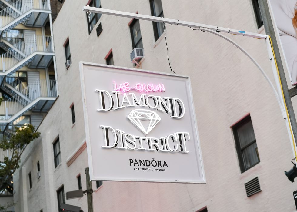 pandora's diamond distract event