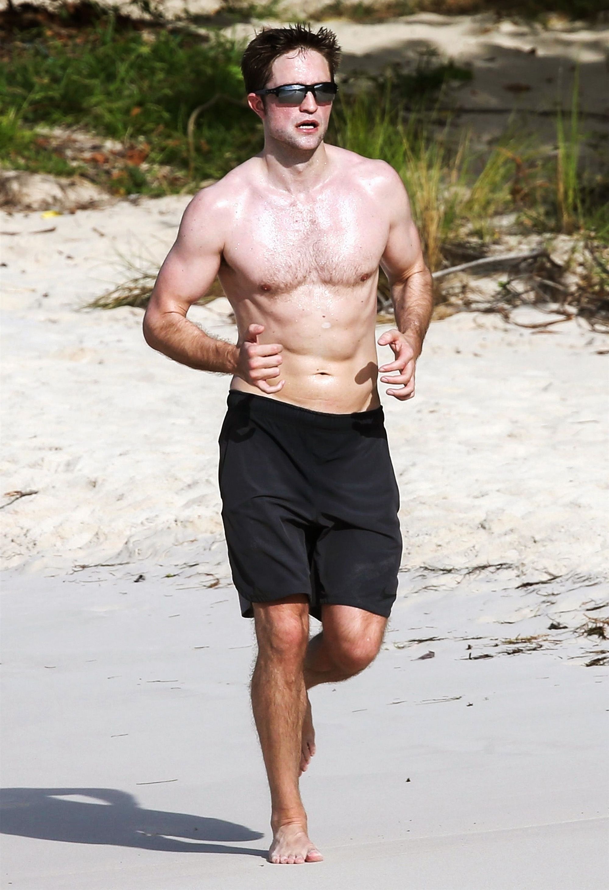 Robert Pattinson Is Ripped Now Robert Pattinson Beach Workout