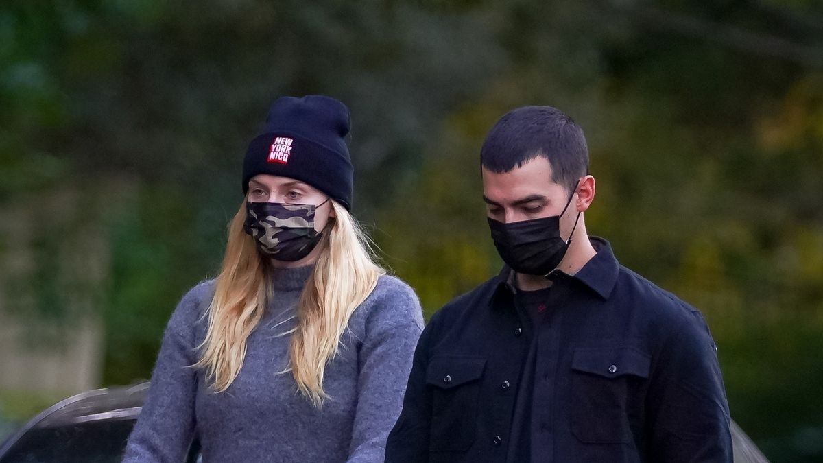 Sophie Turner takes daughters on walk in NYC as Joe Jonas gets ready to  perform