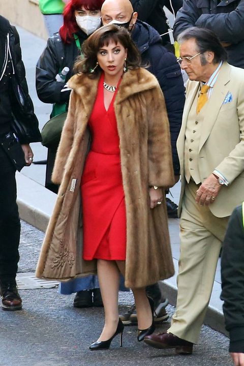 rome, italy    lady gaga, al pacino, and madalina ghenea filming their new movie "house of gucci" directed by ridley scott in rome, italypictured lady gaga, al pacinobackgrid usa 22 march 2021 byline must read ciao pix  backgridusa 1 310 798 9111  usasalesbackgridcomuk 44 208 344 2007  uksalesbackgridcomuk clients   pictures containing childrenplease pixelate face prior to publication