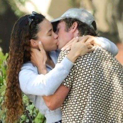 A Deep Dive on Ashley Moore, the Actor/Model Spotted Making Out With Jeremy Allen White
