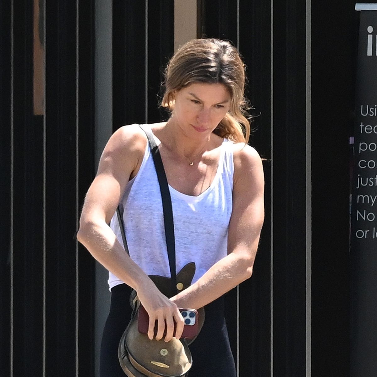 Shop Gisele Bündchen's ab-baring Year of Ours workout set