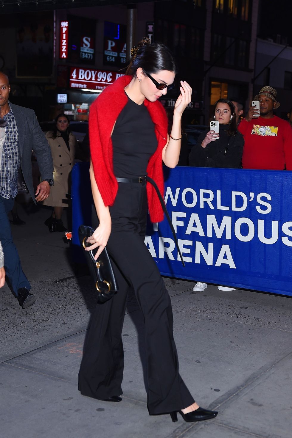 Kendall Jenner shows some Lakers love in her game-day outfit
