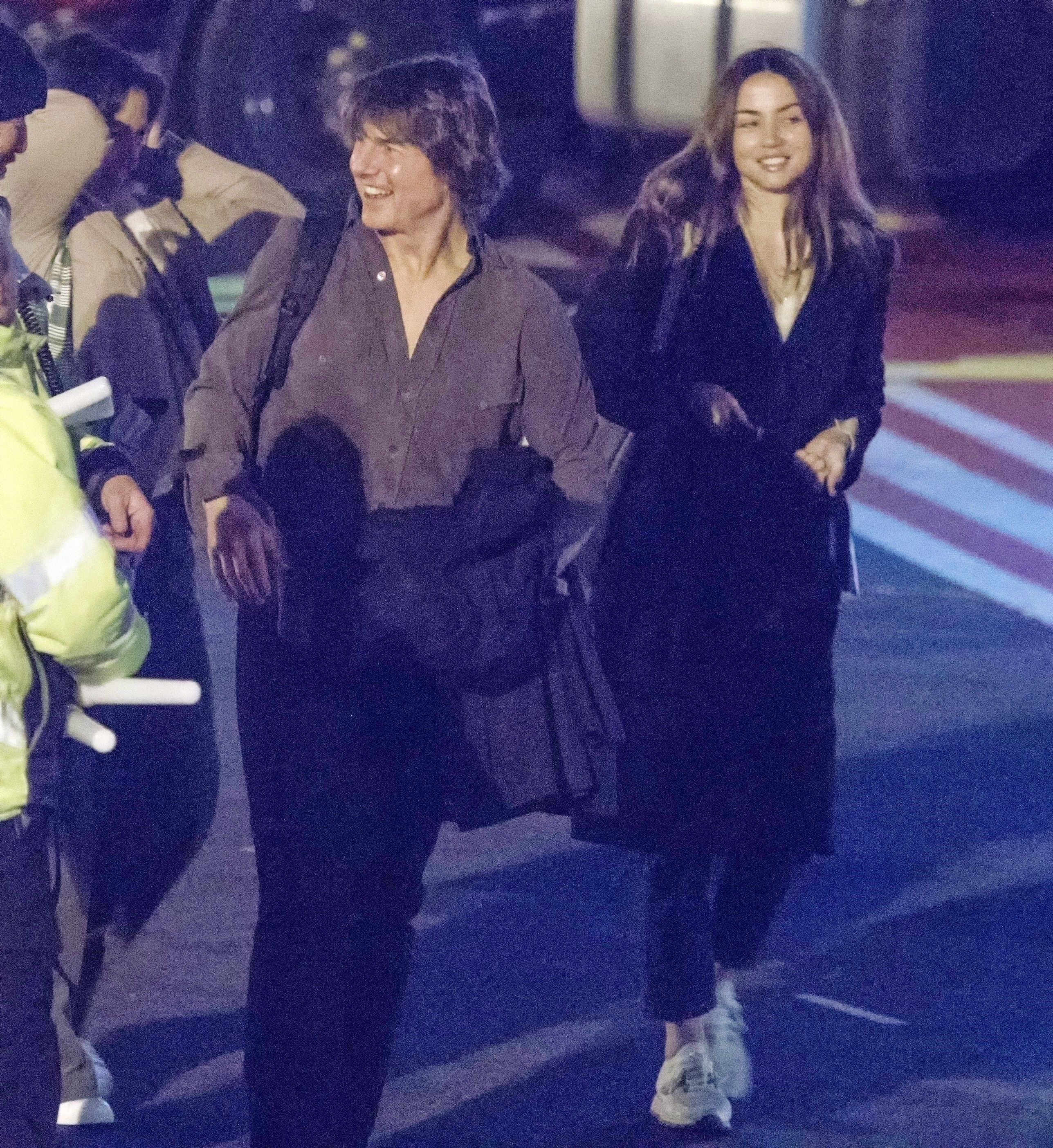 Ana de Armas and Tom Cruise Arrive in London Together After Helicopter Ride